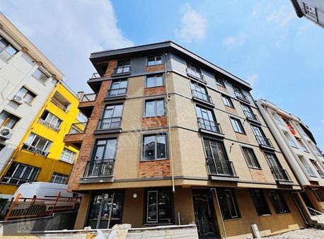 Fırsat Daire! Çeliktepe'de Sıfır 2+1- Metro'ya Çok Yakın!