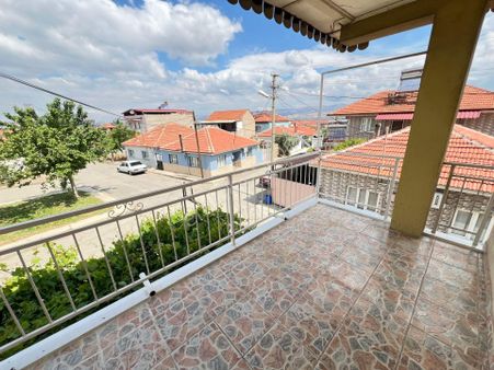 Manisa Alaşehir Alper Gayrimenkulden Yeni Mah. 2 Kat Komple Satılık Müstakil