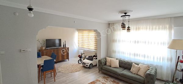 Detay Emlak'tan 17eylül Mahallesinde 2+1 Ara Kat Masrafsız Satılık Daire !