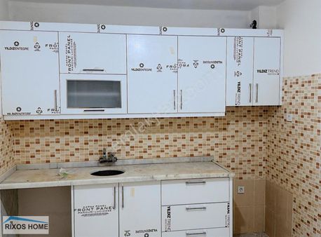 Avsallar Çarşı Merkezinde Ayrı Mutfaklı 3+1 Kiralık Daire