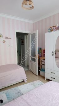 Darüşşafaka Caddesi Üzerinde 2+1 Temiz 1 Kat Satılık Daire