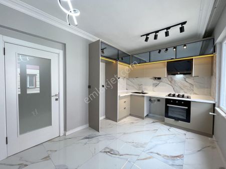 🔴🔴 Güç Gayrimenkul'den Akçay'da Ön Cephe Ara Kat İçi Full Yapılı Şık Satılık 2+1 Daire