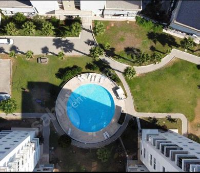 Özel Plajlı Ve Havuzlu Sitede Denize 5 Dk. Yürüme Msf 2+1 Eşyalı