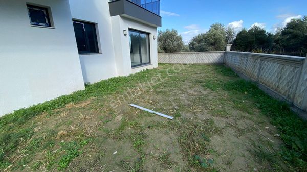 Kuşadası Güzelçamlı’da Satılık Geniş Bahçeli 2+1 Daire