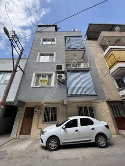 İzmir Buca'da Satılık Komple Bina