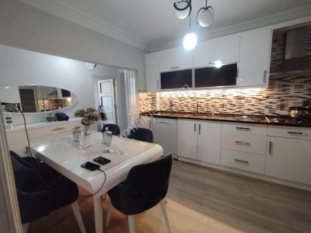 İpek Emlak'dan 3+1 K.mutfak Doğalgazlı Full Yapılı Satılık