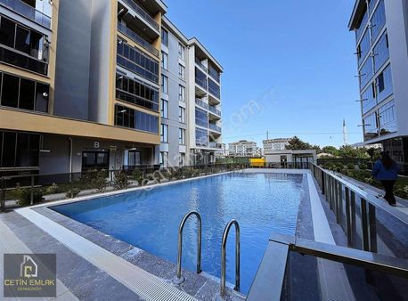 Çetin'den Cumhuriyet'te Site İçi Bahçeli Havuz Cepe 2+1 Daire