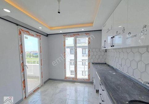 Avcılar Yeni Belediyeye Çok Yakın Merkezi Konumda Uygun Fiyatlı Ara Kat Daire