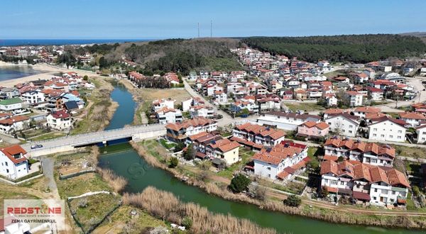 Kefken'de Nehir Kenarı, Denize Yakın Triplex Villa