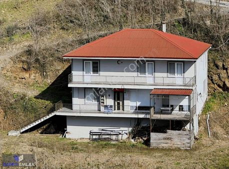 Zafer Emlak'tan Satılık 2 Katlı Ev & Arsası