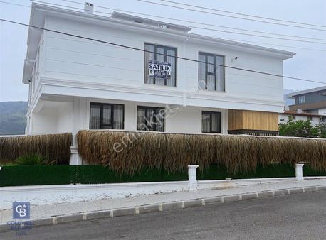 Şirinköy'de Villalar Bölgesinde 1+1 Satılık Apart