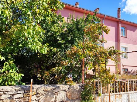 Beyşehir Hamidiye Mahallesinde Satılık Yatırımlık Bahçeli Daire 3+1