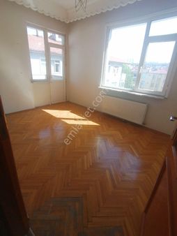 Ümraniye Ataşehir Site İçi Ataşehir Belediye Si Karşısı 3+1 Kiralık Daire Cadde Üzerinde