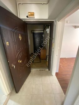 Ümraniye Yamanevler Atatürk Mahallesi Çarşı Metro Yürüme Mesafesi Temiz Bahce Katı Önü Açık Teras Lı