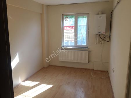 Anadolu Üniversitesi İletişim Kapısı Karşısı 1+1 Ayrı Mutfaklı Kombili Daire