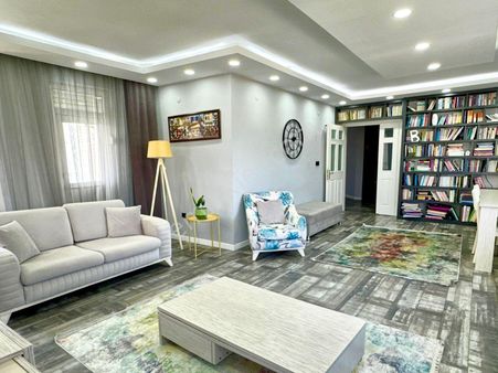 Çağlayan Mh. Özel Tasarımlı Havuzlu Sitede 3+1 Arakat