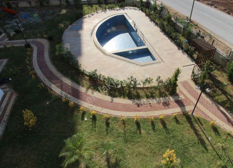 Aslan'dan Gmk Ya Yakın Sıfır Ayarında,havuzlu Site İçi,geniş 1+1