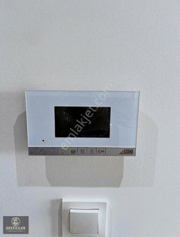 Ed-12 Desticiler Albayrak Caddesinde Satıllık 3+1 Geniş Daire