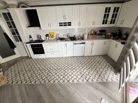 Cihandan Avcılarda Karahöyük Cad Yakını 11. Katta Ful Yapılı 3+1