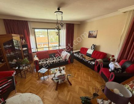 Aydınlıkevler'de Altınpark Manzaralı Bağımsız Satılık Daire Hoşcan Emlak'tan