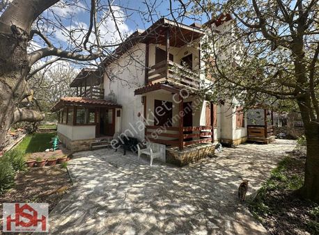 Gölcükde 600 M2 Arsa İçerinde Satılık 2 Adet İkiz Fırsat Villa