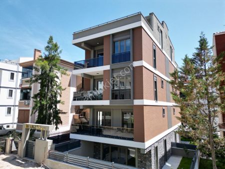 Altınoluk İlkbahar'dan Çarşıya Yakın Denize 150mt Asansörlü Fırsat Sıfır Bahçe Dublexi