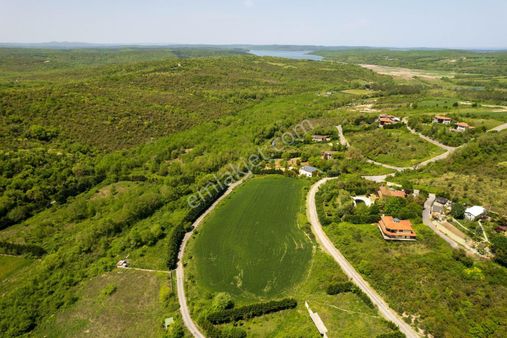 Havalimanı Yakını, Güvenlikli Site İçinde Yatırımlık 2.666 M² Arsa Fırsatı!