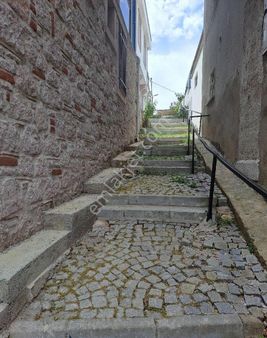 Ayvalık Merkezde Satılık Villa