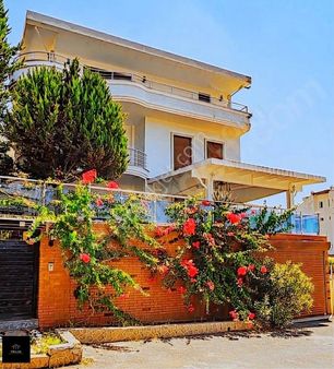 Villax'dan Çiğli Aydınlıkevler Satılık 6+2 Villa Takaslı