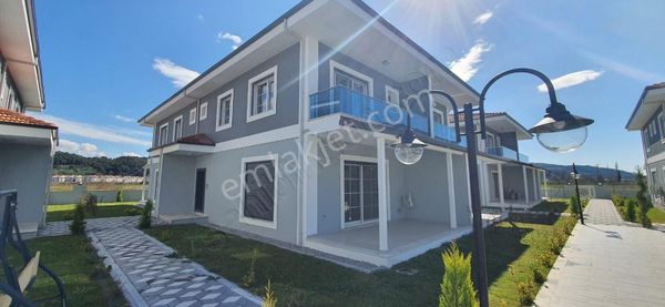 Karia Emlaktan Havuzlu Site İçerisinde 2+1 Dubleks Villa