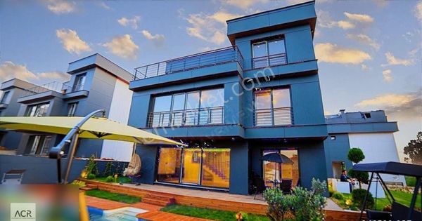 Site İçerisinde 6+1 Tam Müstakil Lüks Satılık Villa
