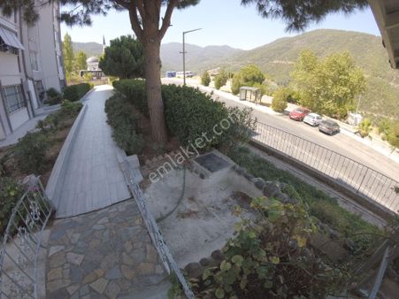 Narlıderede Satılık Daire Bakımlı Sitede Otopark Bahçe Deniz Doğa Bahçe 2 Asansörlü