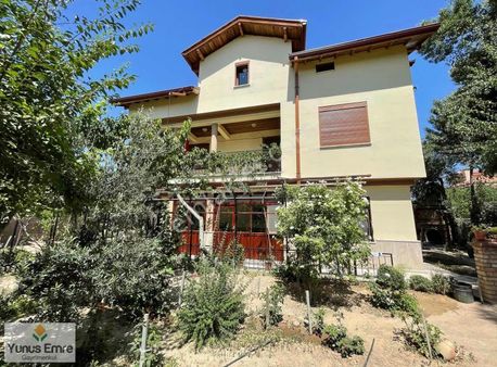 Erenköy'de 2,5 Katlı Asansörlü Müstakil Ev