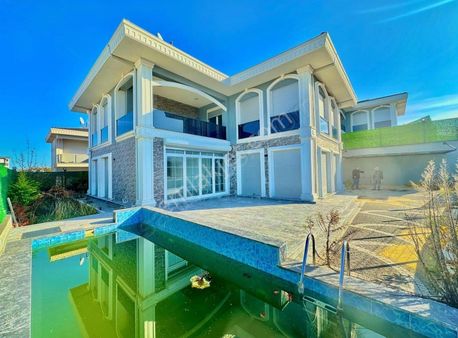 Başiskele Fatih'te Müstakil Özel Yapım 300 M2 Ultralüks Villa