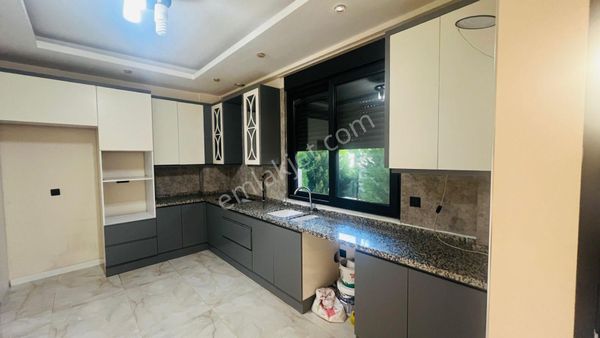 Arevtürk'den Akkonak'da Satılık 280 M2 7+1 Trıbleks Villa