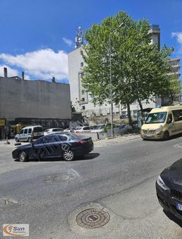 Cadde Üstü Emsalsiz Köşe Başi Satilik Arsa