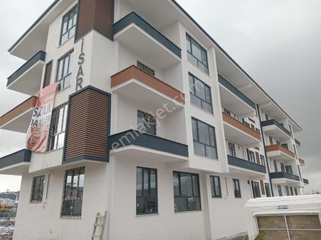 Yalova Altınova Cumhuriyet Mahallesi'nde Satılık 2+1 Sıfır Daire