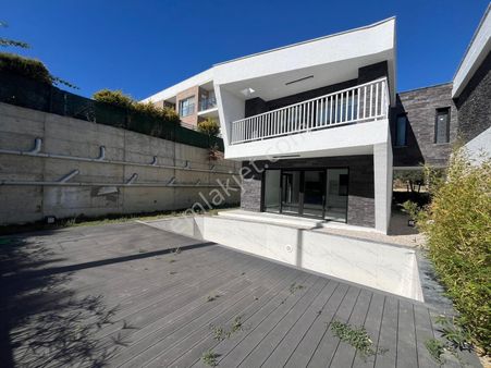Kadınlar Denizi'nde 4+1 Müstakil ,özel Havuzlu Lüx Satılık Villa