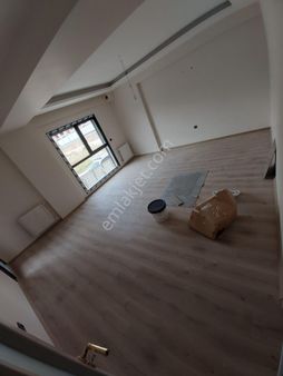 Örnekköy'de Önü Açık Ferah Yüksek Giriş Sıfır Kapalı Mutfak 2+1