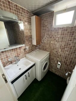 İstiklalde Arakat Ön Cephe Asansörlü Sıfır Eşyalı