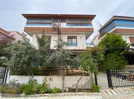 Global'den Sahile 50m. Otoparklı Satılık Yazlık