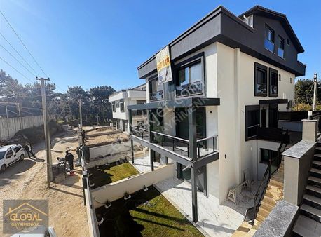 Global Den Zeminde Daire Olan Yerden Isıtmalı Ultra Lüks Villa