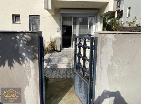 Global Den Denize Yakın Geniş Bahçeli Daire