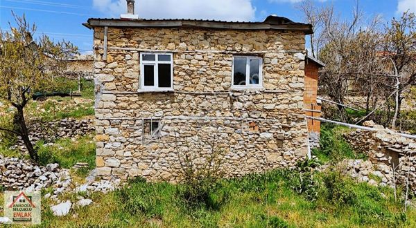 Anadolu Selçuklu Emlaktan Barakmusluda Satılık Taşev-bahçe Tarla