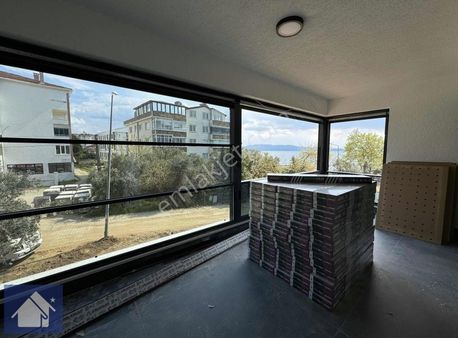 *yılandar Mevkiinde*denize Sıfır Sitede*130 M2*ultra Lüks