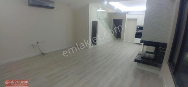 Ordu Emlaktan Çukuraltında Denize 300 M,büyük Bahçeli,4+1,süper Lüks,sıfır Villa.