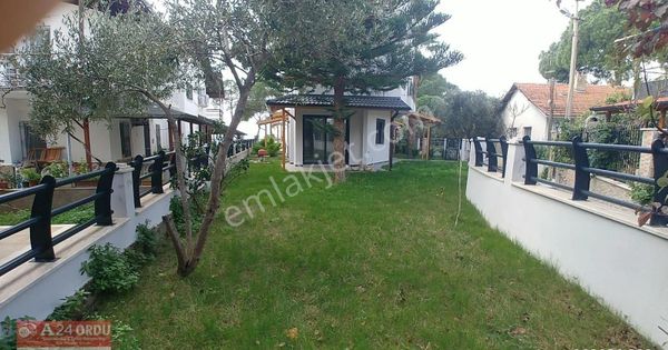 Ordu Emlaktan 14 Evlerde Denize Sıfır,çok Büyük Bahçeli,lüks Yapılmış Sıfır Villa.