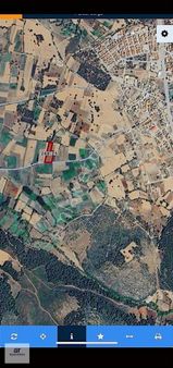 Orhaneli'de Asvalta Cephe Süper Tarla