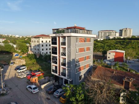 Çekmeköy Ekşioğlunda Ferah Ve Kullanışlı 4+1 Ters Dubleks Daire