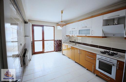 Vega Emlak'tan Protokol Yolu Yakını Ön Cephe 4+1 Full Yapı Daire